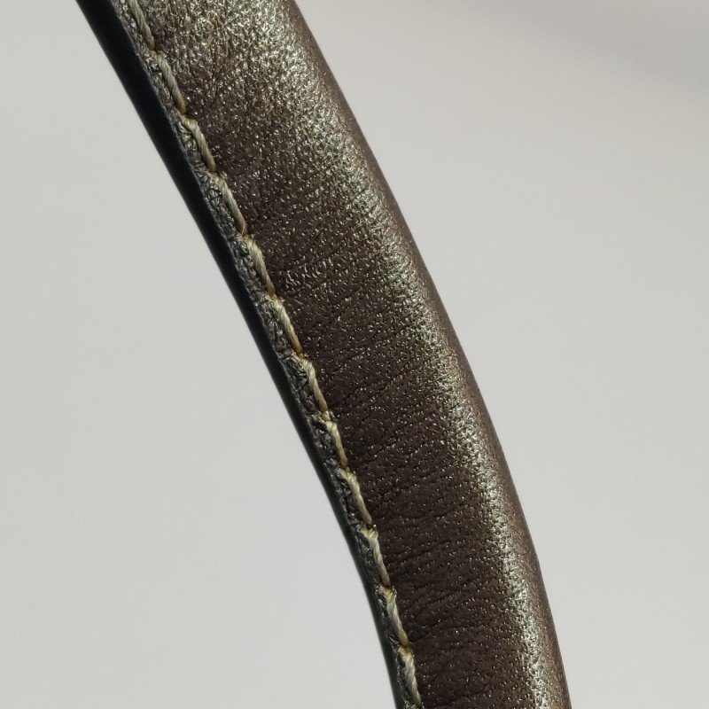 Loewe牛皮純色字母logo壓紋手提包-10