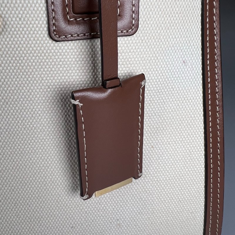 BURBERRY TB帆布托特包-10