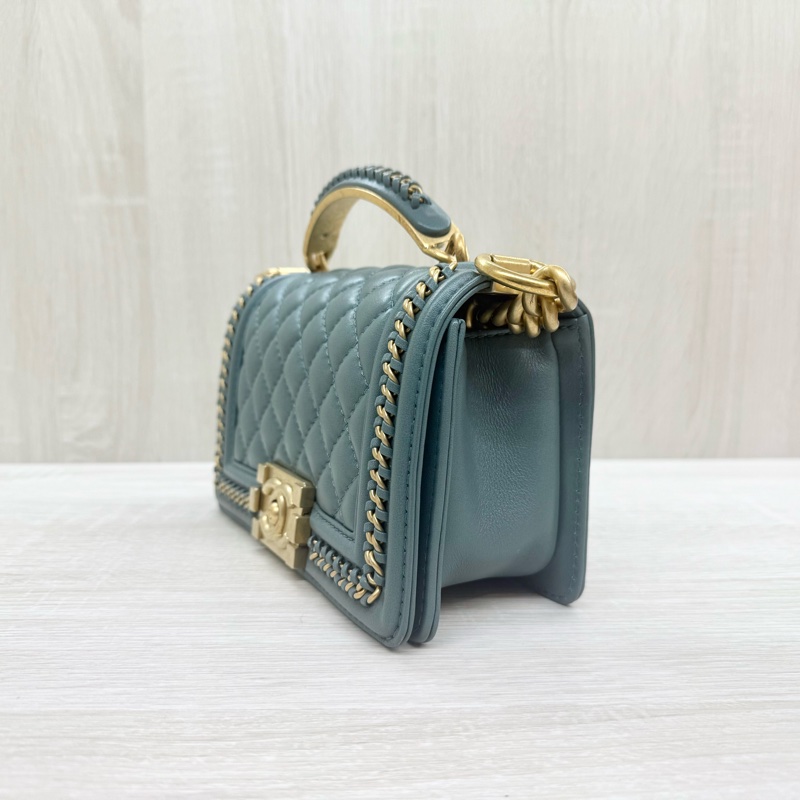Chanel湖水綠牛皮金釦提把boy20cm/A94805-2