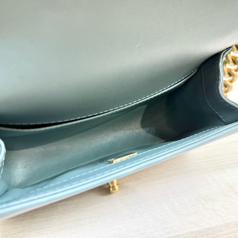 Chanel湖水綠牛皮金釦提把boy20cm/A94805-9