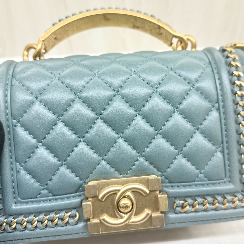 Chanel湖水綠牛皮金釦提把boy20cm/A94805-15
