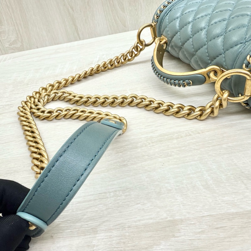 Chanel湖水綠牛皮金釦提把boy20cm/A94805-20