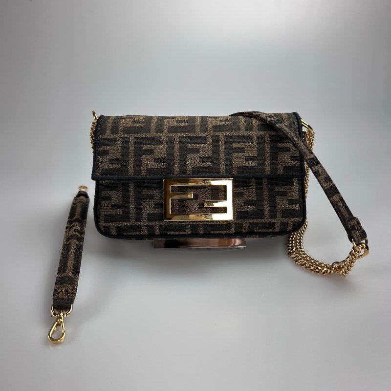 FENDI 老花法棍鍊條包MINI-0