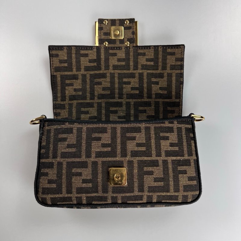 FENDI 老花法棍鍊條包MINI-5