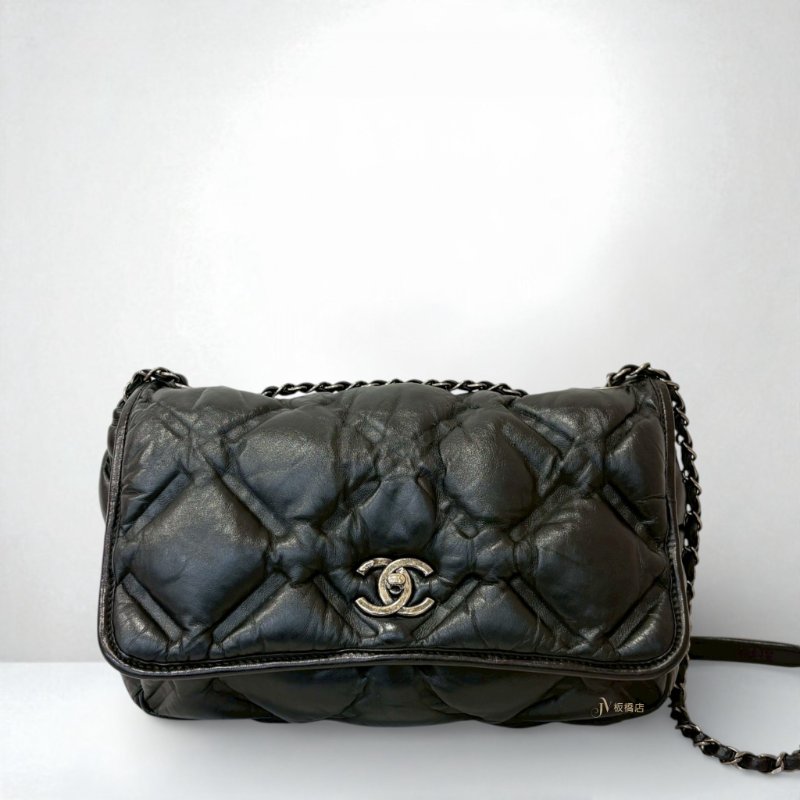 CHANEL包包黑色油蠟牛皮空氣感菱格復古銀釦口蓋包-0