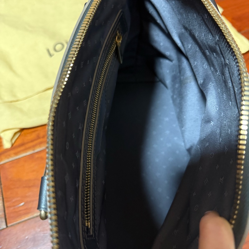 鐵灰色 牛皮 LOCK PM【LOUIS VUITTON LV 路易威登】-9