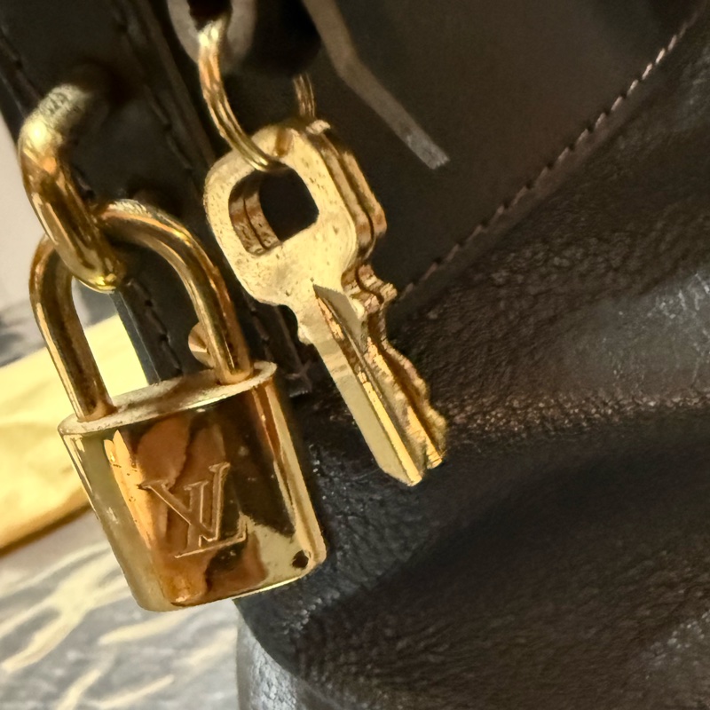 鐵灰色 牛皮 LOCK PM【LOUIS VUITTON LV 路易威登】-16