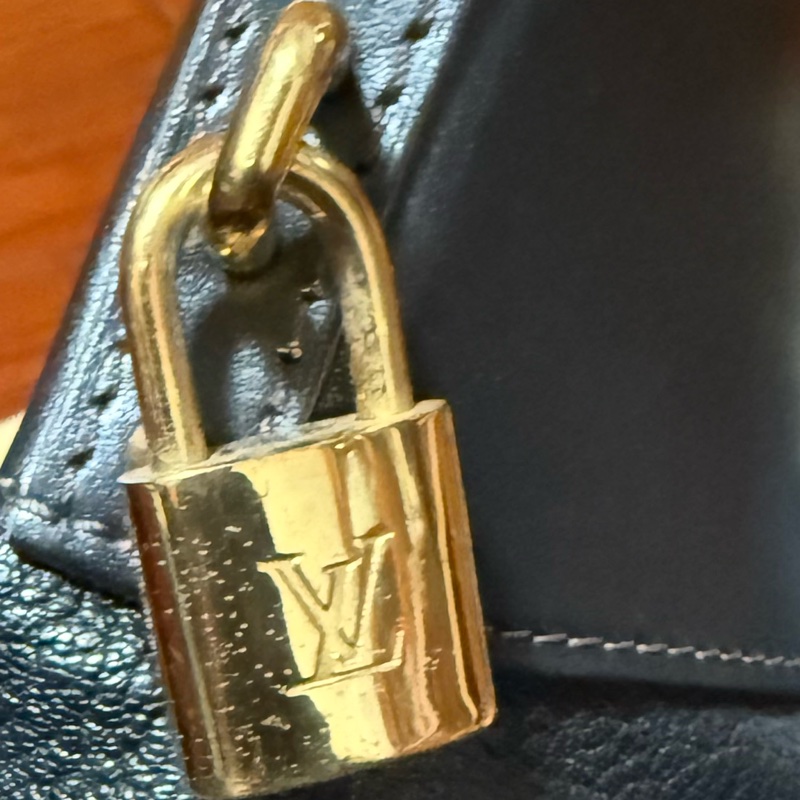 鐵灰色 牛皮 LOCK PM【LOUIS VUITTON LV 路易威登】-17