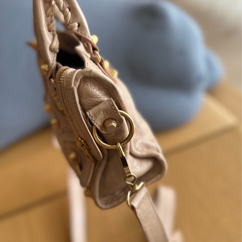 BALENCIAGA巴黎世家奶茶粉金口甜心可手提可斜背機車包小可愛-2