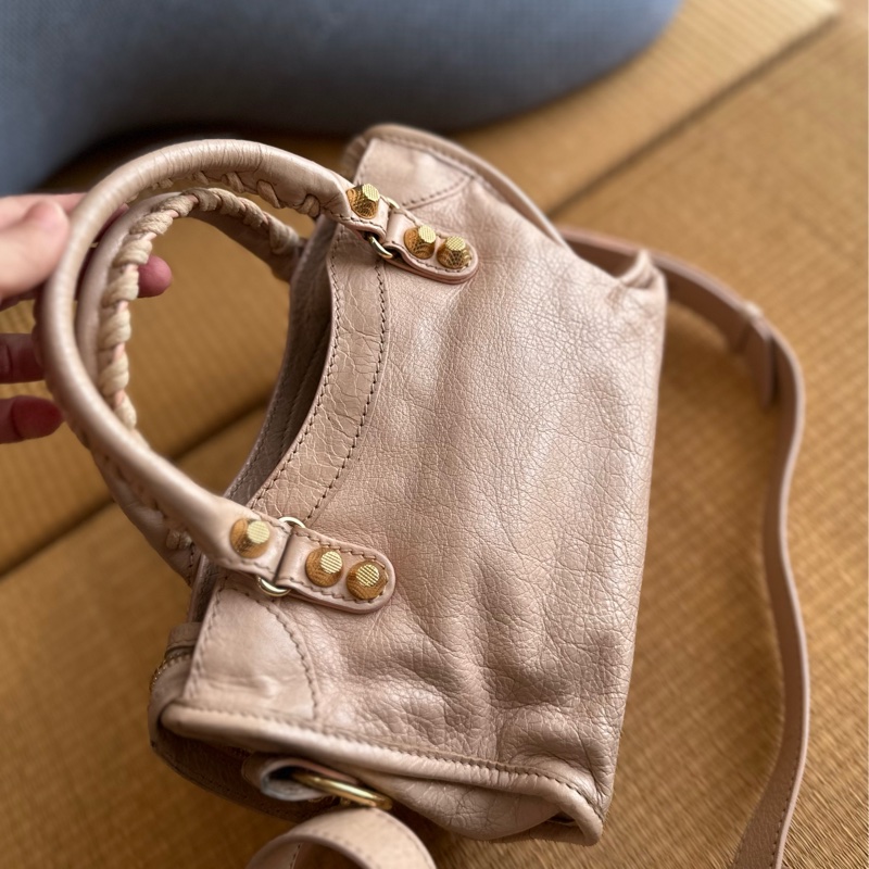 BALENCIAGA巴黎世家奶茶粉金口甜心可手提可斜背機車包小可愛-4