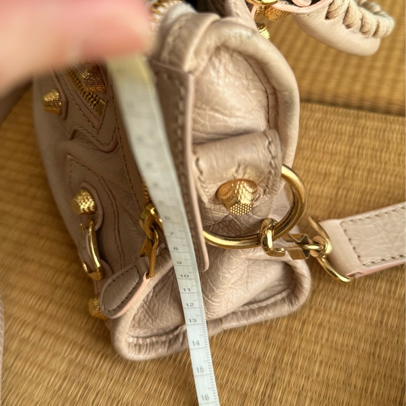 BALENCIAGA巴黎世家奶茶粉金口甜心可手提可斜背機車包小可愛-6