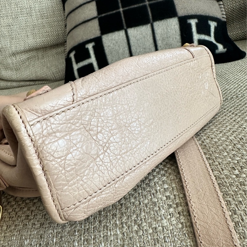 BALENCIAGA巴黎世家奶茶粉金口甜心可手提可斜背機車包小可愛-12