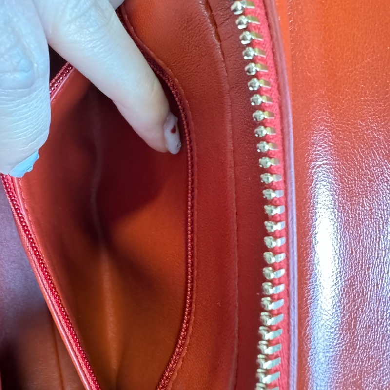 CHANEL-Chevron Medal Flap Bag橘紅色 9.9成新-8