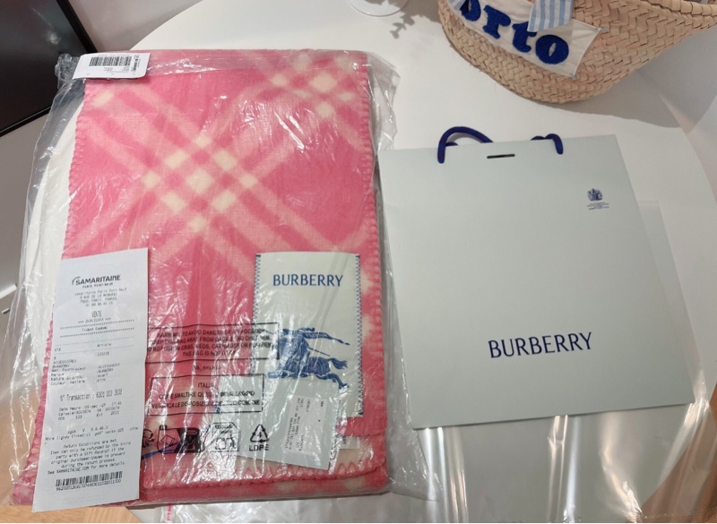 【全新大全套✨歐洲購證✨最網最低價】Burberry博柏利粉色格紋羊毛圍巾-2