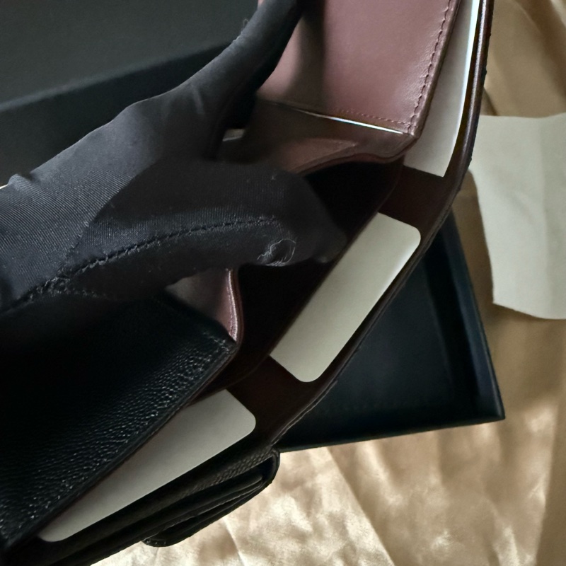 全新全配Chanel黑金三折迷你短夾-4