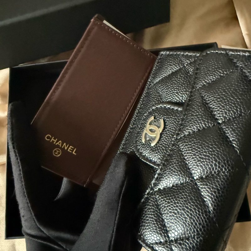 全新全配Chanel黑金三折迷你短夾-5