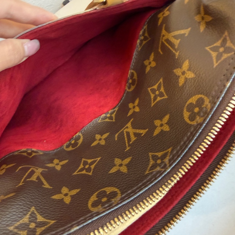 Lv 枕頭肩背包 絕版款-10