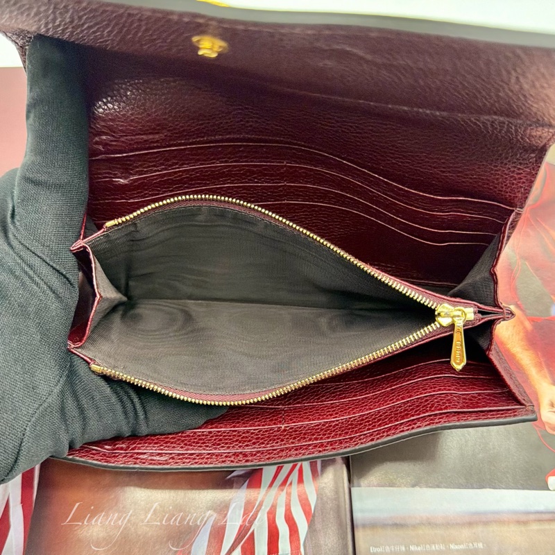 GUCCI 古馳 經典GG Zuni 荔枝紋牛皮酒紅色扣式長夾-10