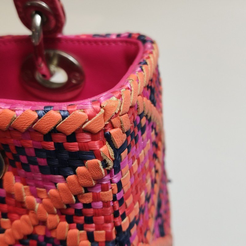 Dior Lady Dior戴妃包中號拼色字母Logo吊飾單肩包-17