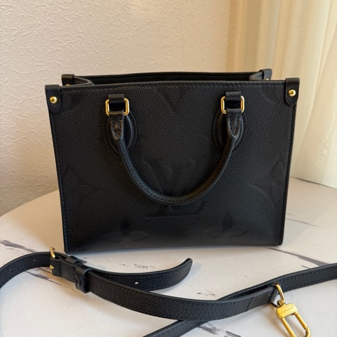 lv on the go ❤️黑壓紋🤍好好看😻pm