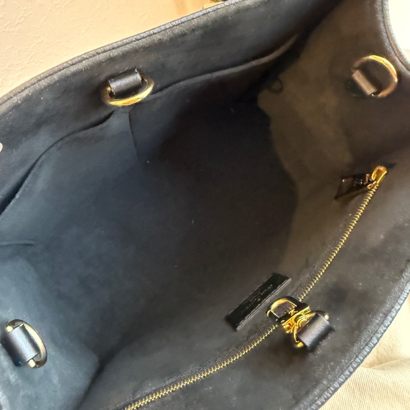 lv on the go ❤️黑壓紋🤍好好看😻pm-4