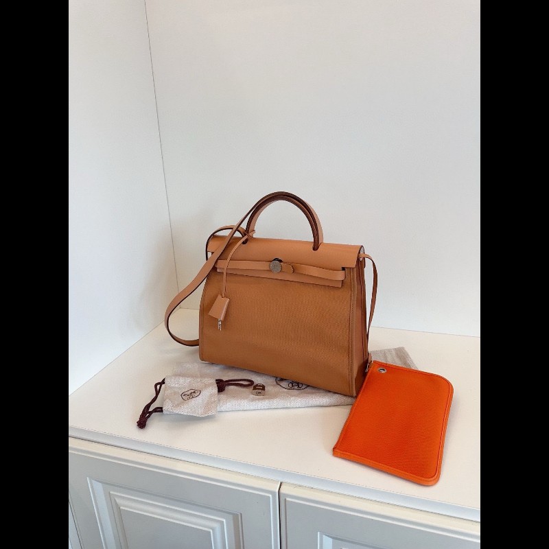 Hermes Herbag 31 
金棕色拼橙色 外縫 銀扣-2