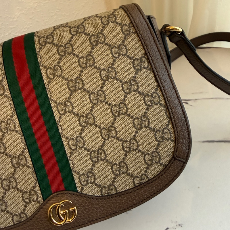 Gucci 半圓斜背包 好用的尺寸-2