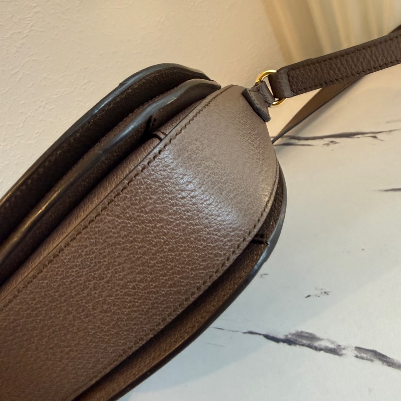 Gucci 半圓斜背包 好用的尺寸-5