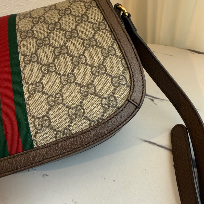 Gucci 半圓斜背包 好用的尺寸-7