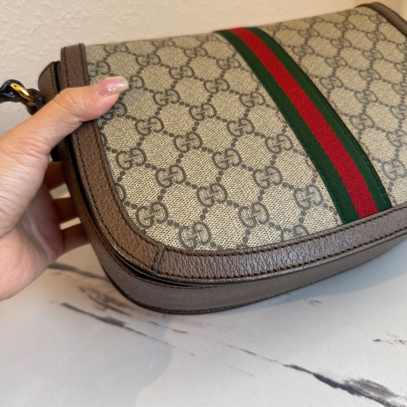 Gucci 半圓斜背包 好用的尺寸-8
