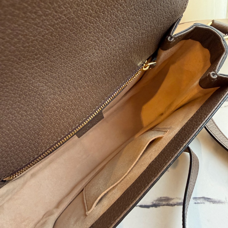 Gucci 半圓斜背包 好用的尺寸-11