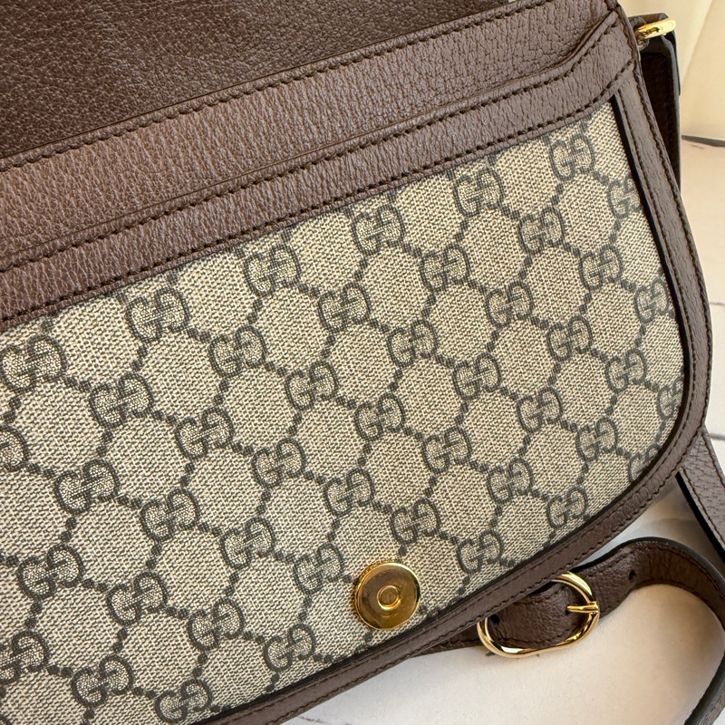 Gucci 半圓斜背包 好用的尺寸-12