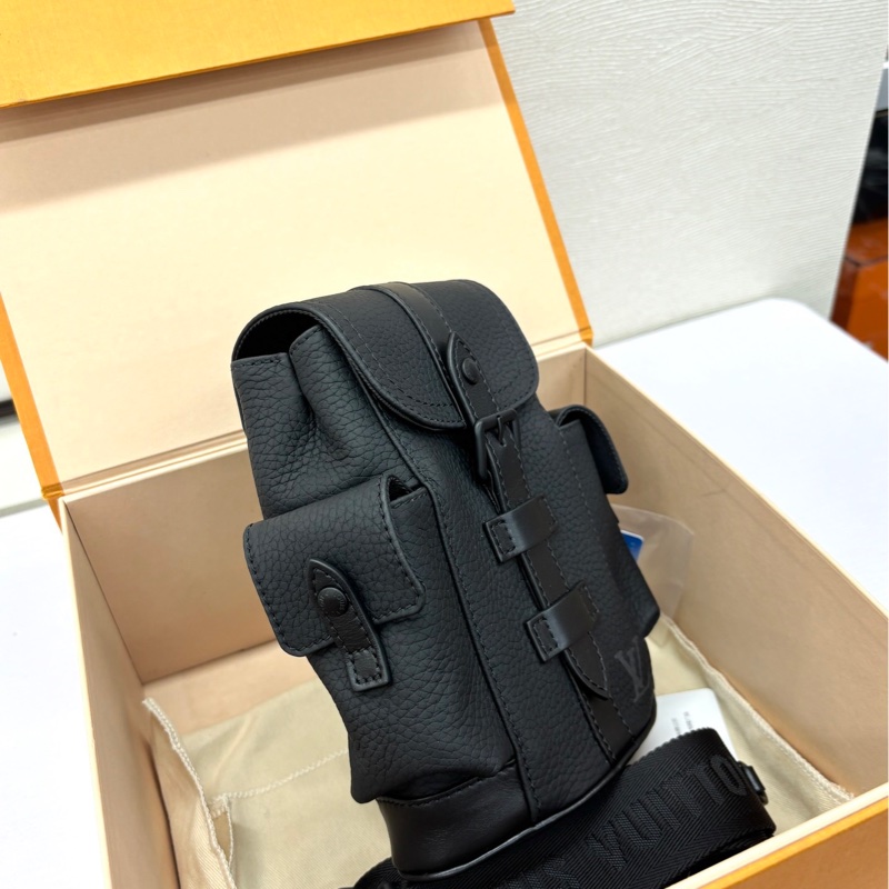 【閒置】 LV 黑色Christopher xs斜挎包-2