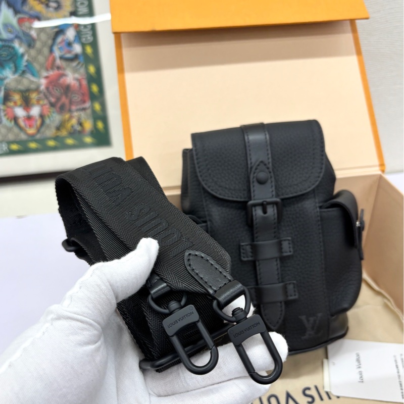 【閒置】 LV 黑色Christopher xs斜挎包-4