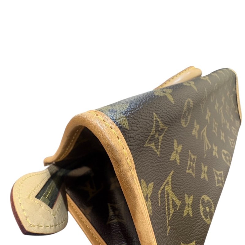 【美收精品】LV茶色老花三角手提包 4-796-4