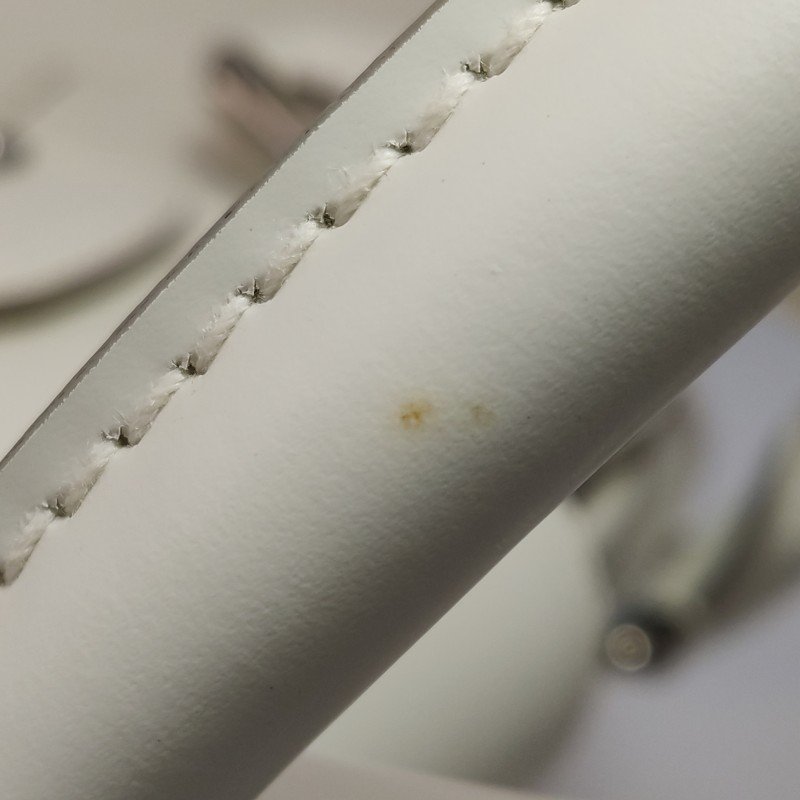 Louis Vuitton(LV)Montaigne蒙田包牛皮純色水波紋Logo浮雕鉚釘手提包-13