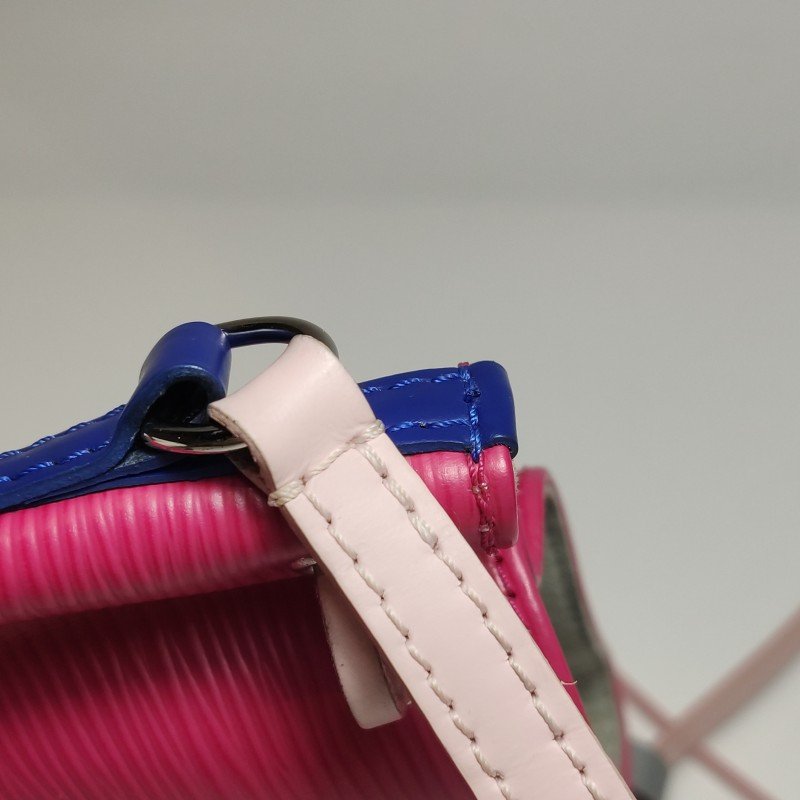 Louis Vuitton(LV)NOENano牛皮拼色水波紋抽繩斜挎包單肩包-10