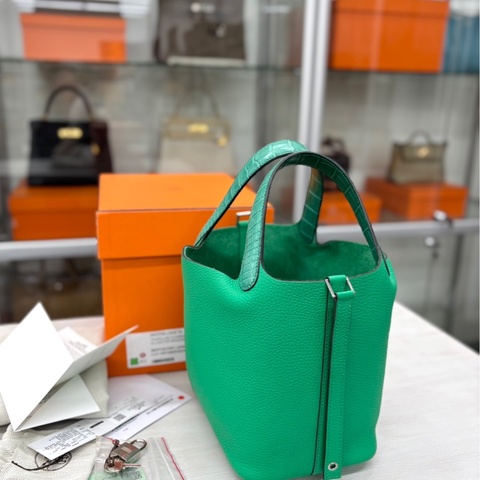 【整體99新】Hermes薄荷綠/帝王綠手柄 鰐魚touch 18菜籃子 z刻手提包