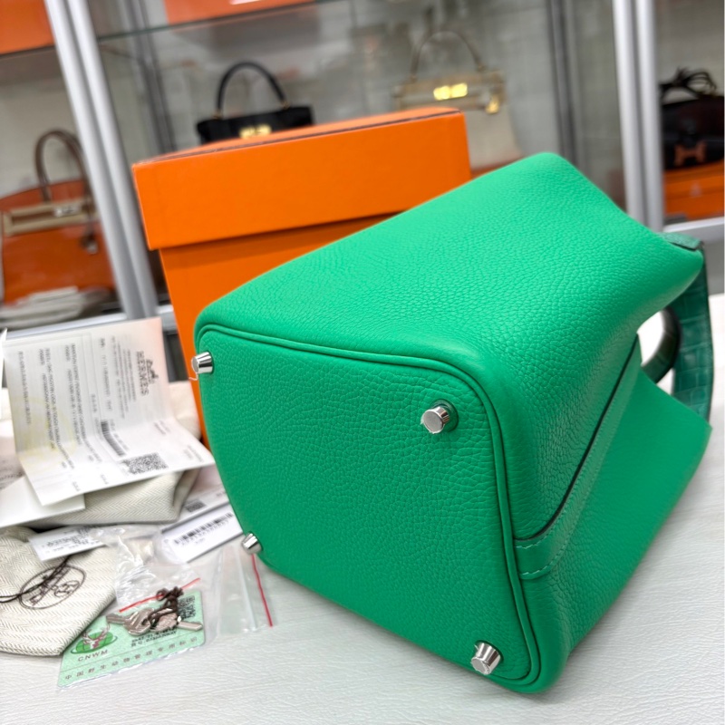 【整體99新】Hermes薄荷綠/帝王綠手柄 鰐魚touch 18菜籃子 z刻手提包-6