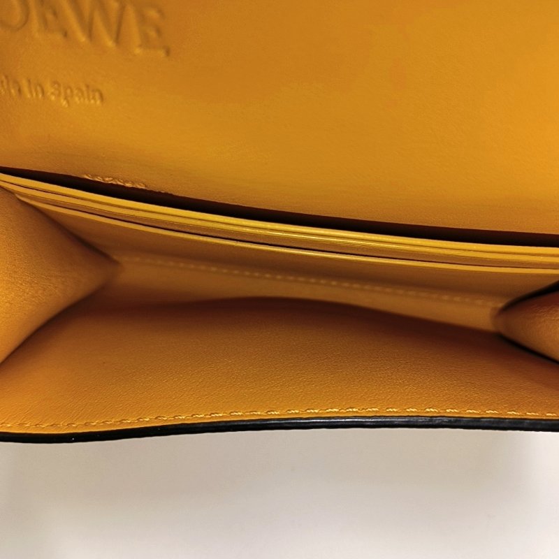 LOEWE 黃色牛皮老花單肩包 銀色五金 可拆卸肩帶 配件齊全-6