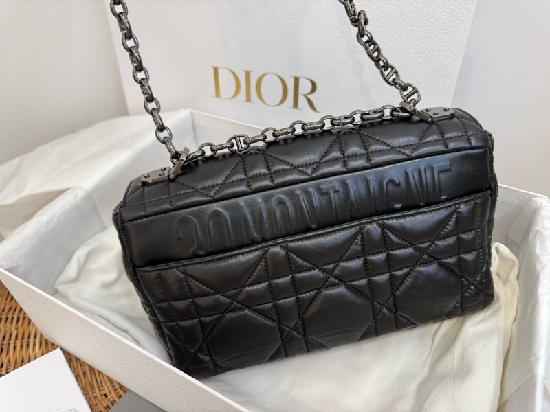 閒置新品DIOR黑色Soft Dior Caro 油蠟皮黑鏈中型菱格羊皮側背包M9253UHPA_M900-2