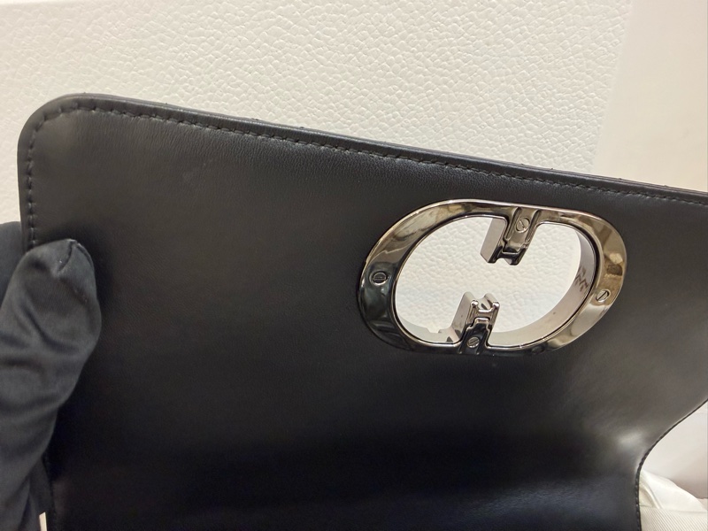 閒置新品DIOR黑色Soft Dior Caro 油蠟皮黑鏈中型菱格羊皮側背包M9253UHPA_M900-7