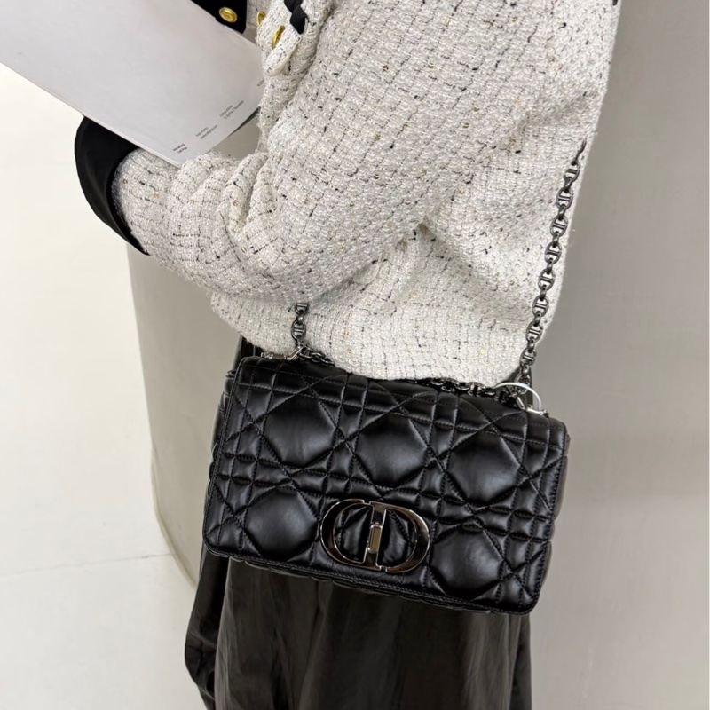 閒置新品DIOR黑色Soft Dior Caro 油蠟皮黑鏈中型菱格羊皮側背包M9253UHPA_M900-18