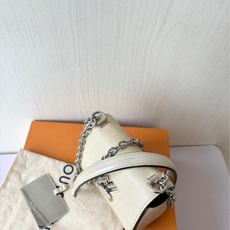 【98新】 LV 淺金色🦎真蜥蜴皮mini Twist 斜挎包-4
