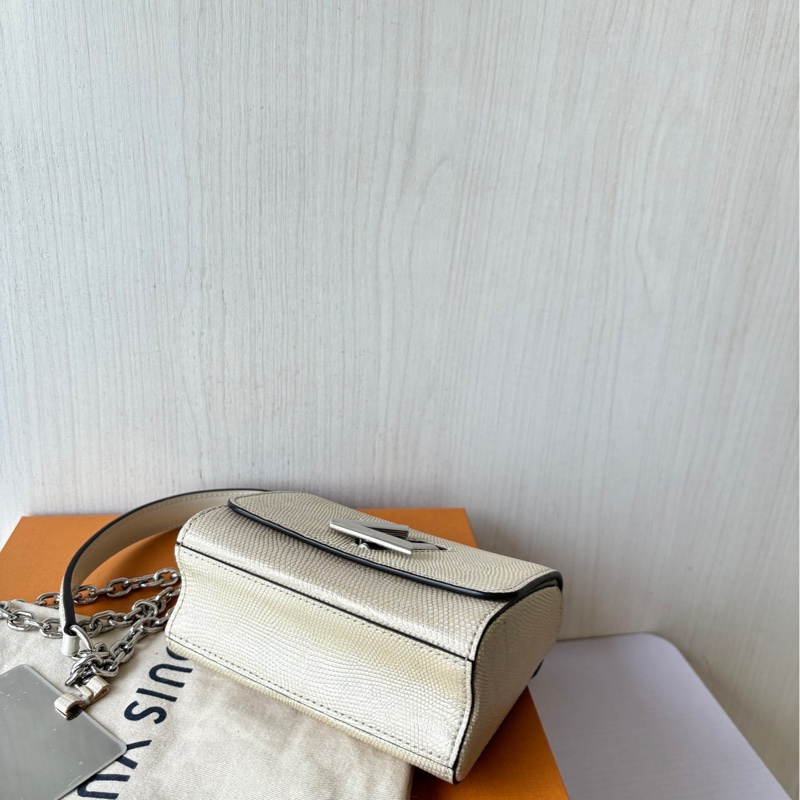 【98新】 LV 淺金色🦎真蜥蜴皮mini Twist 斜挎包-6