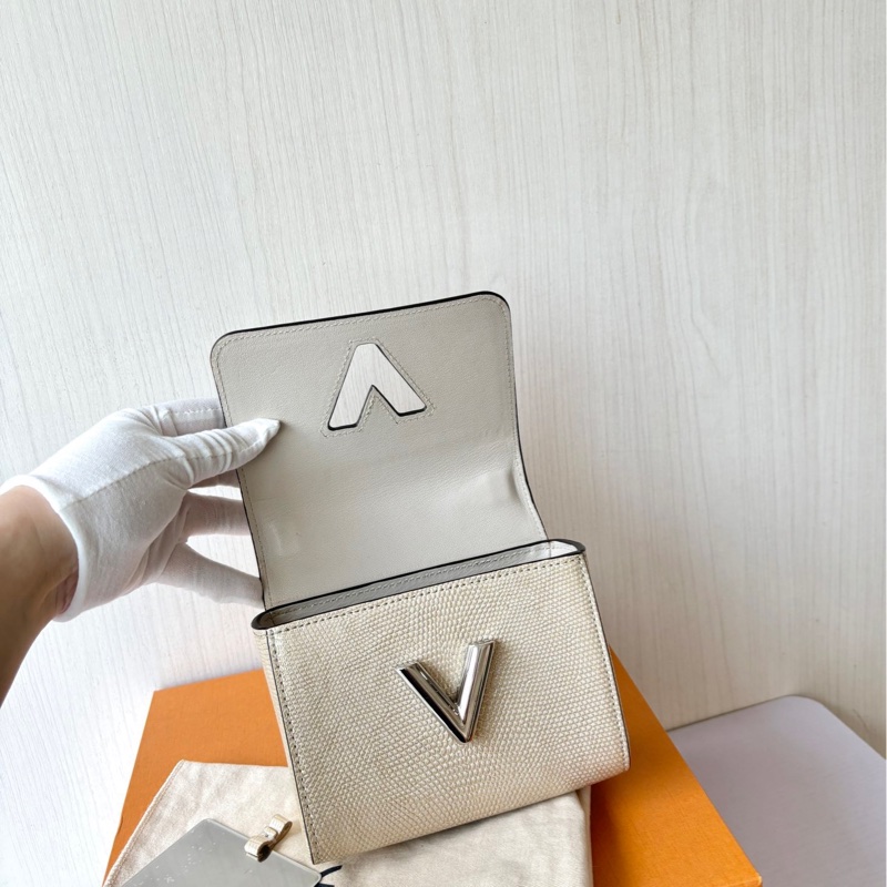 【98新】 LV 淺金色🦎真蜥蜴皮mini Twist 斜挎包-8