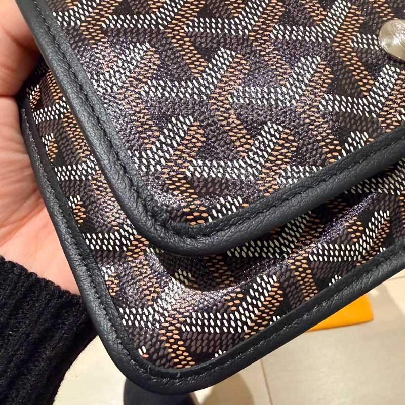 GOYARD Plumet Pocket 翻蓋斜背信封包 黑色-3