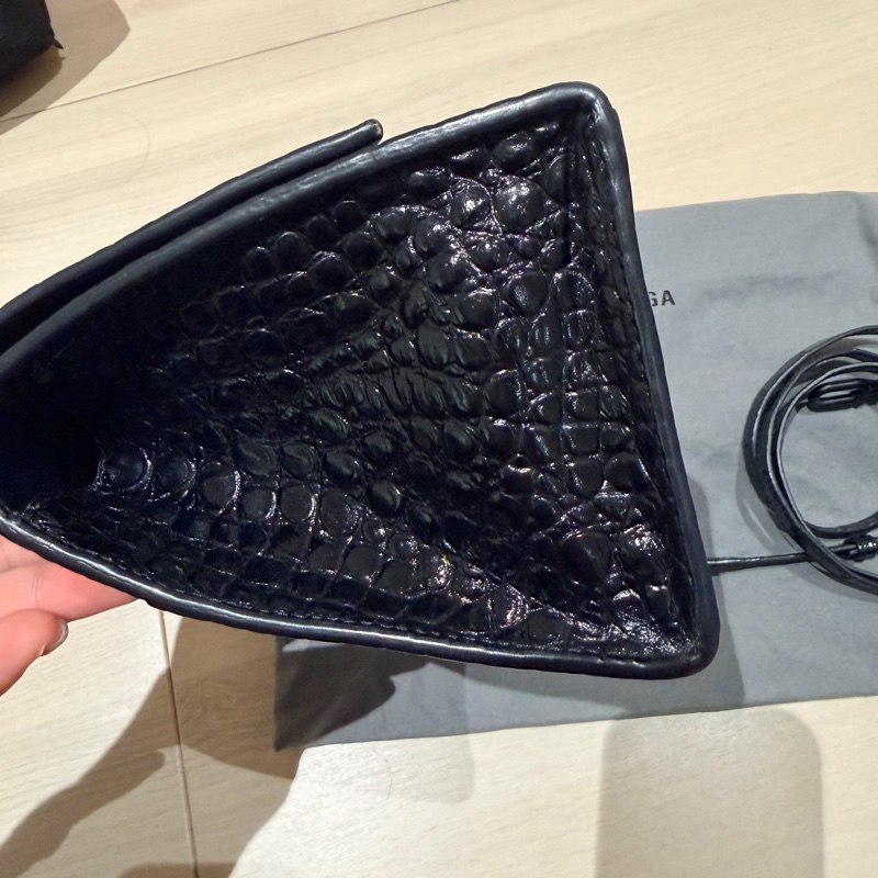 BALENCIAGA Hourglass 沙漏包 S碼 鱷魚壓紋|黑色|磨砂黑金屬-4