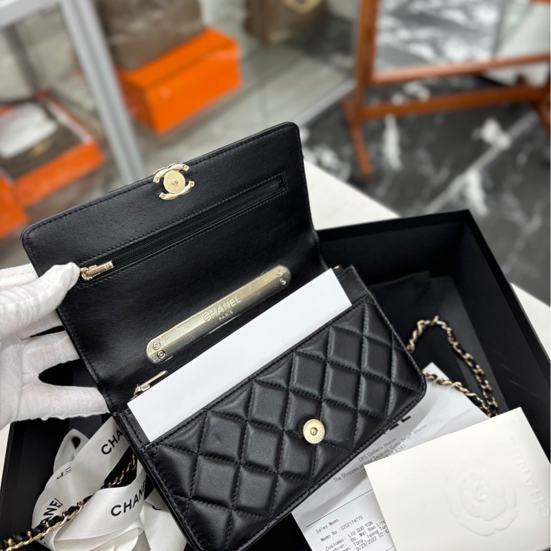 【閒置】 Chanel 22A芯片 手柄款 黑金羊皮woc 手提斜挎包-6