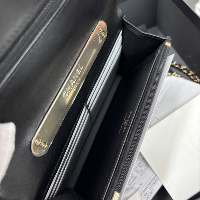 【閒置】 Chanel 22A芯片 手柄款 黑金羊皮woc 手提斜挎包-7